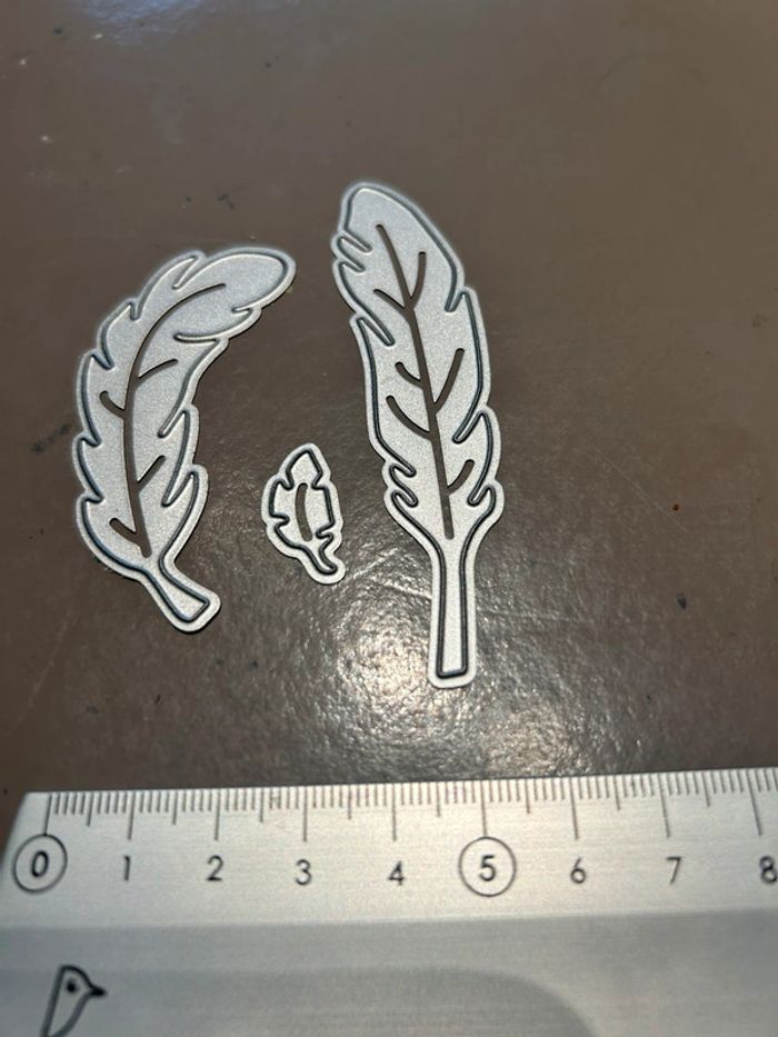Lot de 3 dies plumes