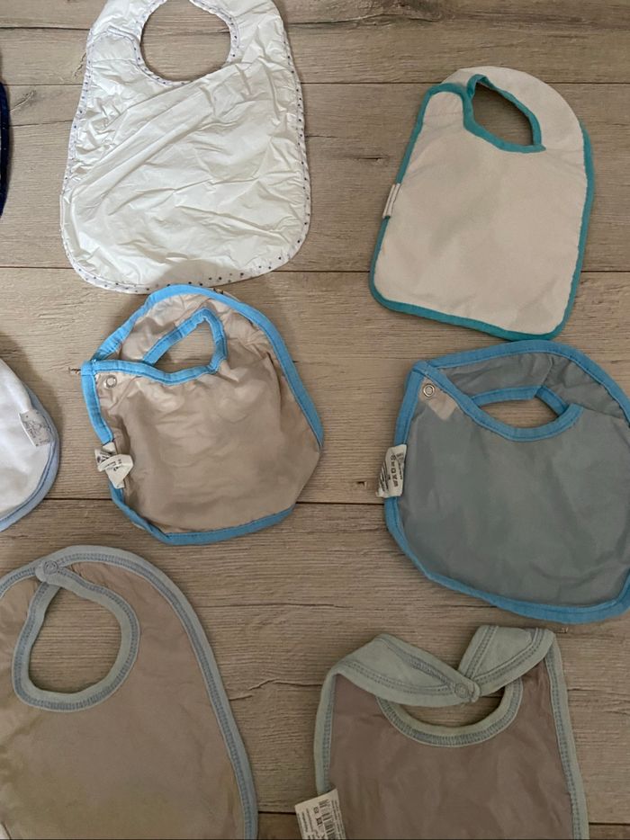 Lot de 10 bavoirs - photo numéro 7