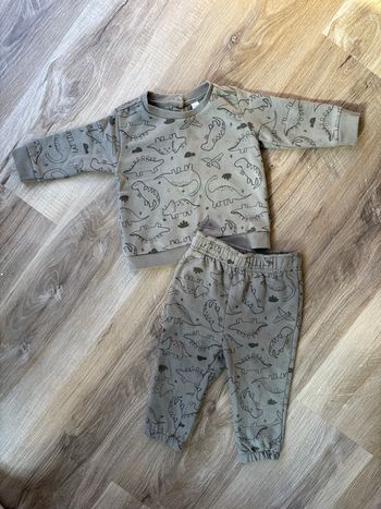 Ensemble pull + pantalon garçon taille 12 mois