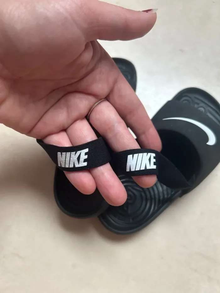 Claquette Nike taille 27 - photo numéro 4
