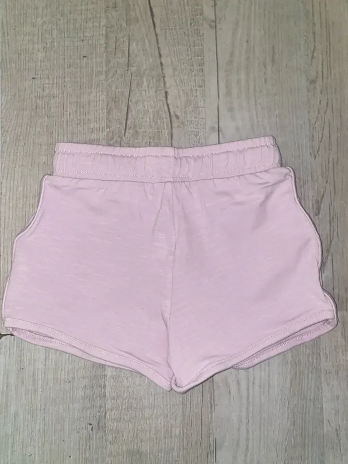Short fille - photo numéro 3