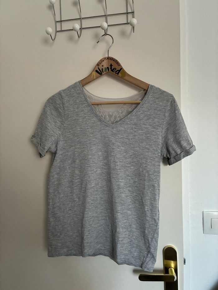 Tee-shirt gris avec dos dentelle Naf Naf Taille S