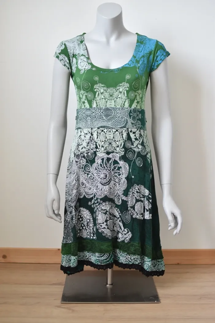 Robe Desigual en taille M (=38) - photo numéro 3
