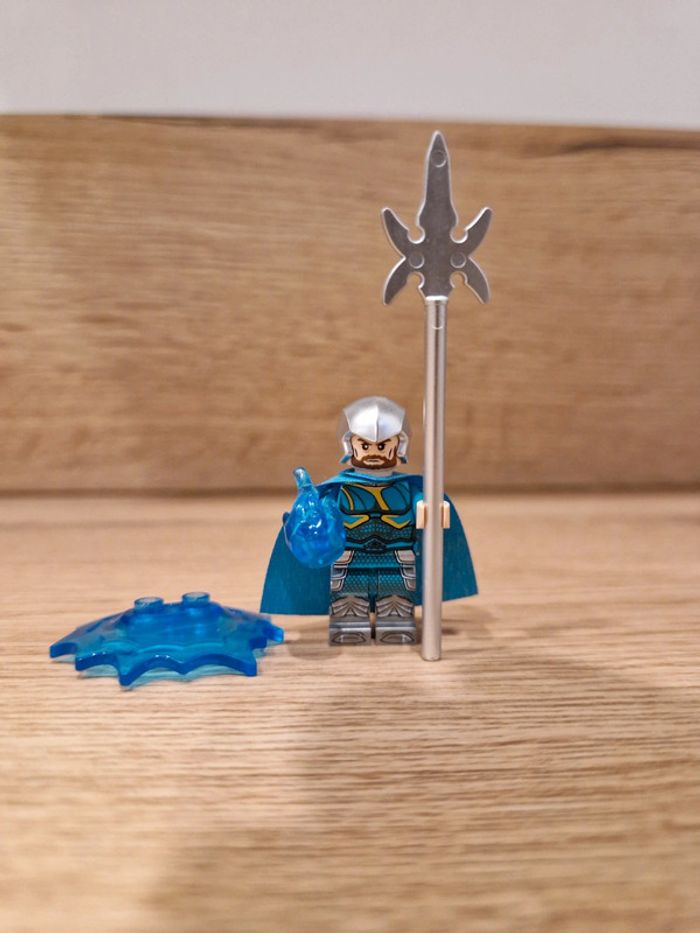 Figurine type lego Aquaman DC Comics