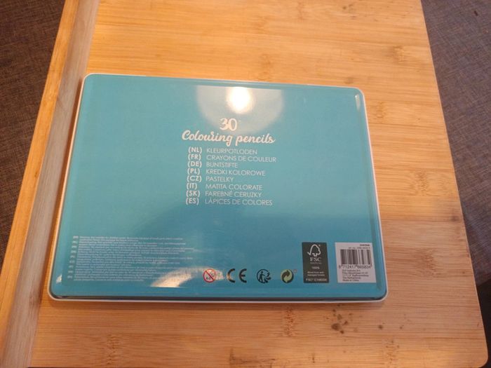 Boite de 30 crayons de couleur neuf - photo numéro 5
