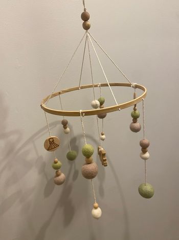 Mobile bébé en bois 