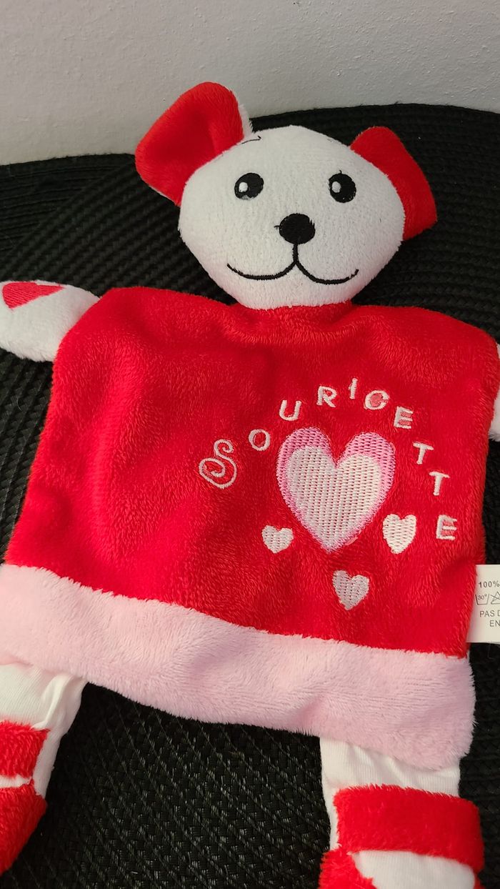 Doudou plat Souris rouge rose Souricette Central Vet Coeurs