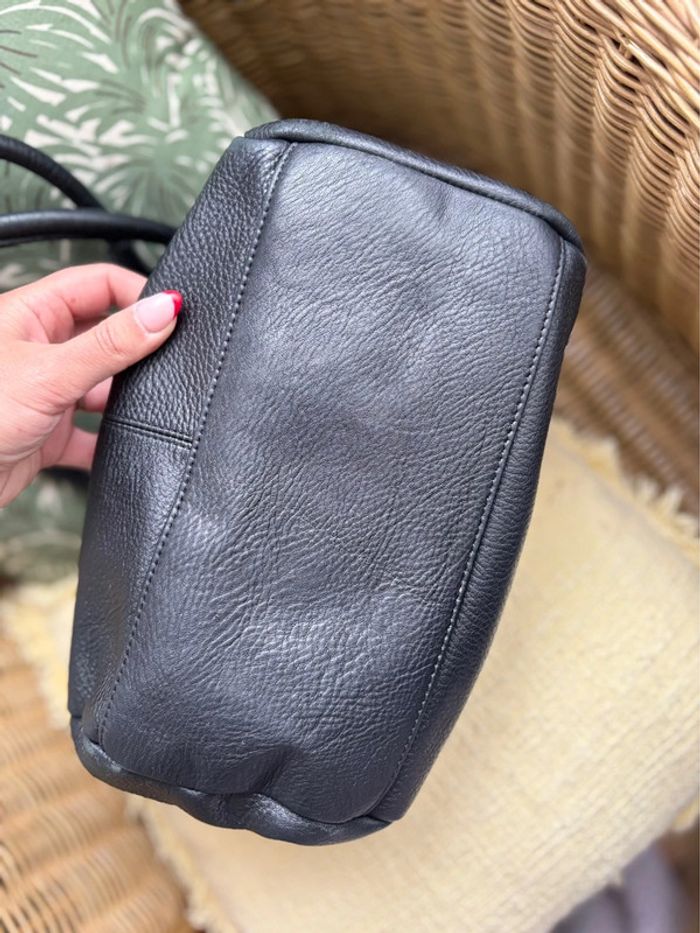 Sac à main Fuchsia - noir - 100% cuir - belle qualité - en très bon état - photo numéro 6