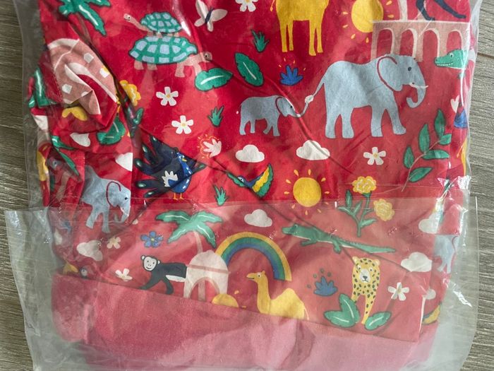 Short réversible de la marque Frugi modèle i India Ralph Reversible Shorts taille 9/10ans Neuf dans son emballé d’origine   Frugi - photo numéro 5