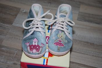 chaussons Bellamy fille taille 22 tais princesse château