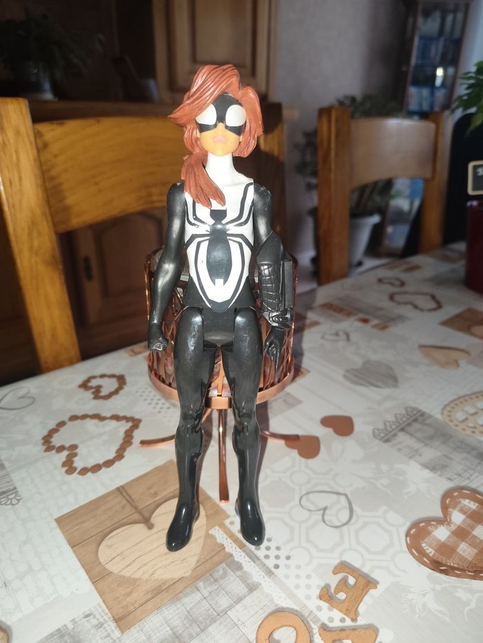 Figurine spider girl - photo numéro 5