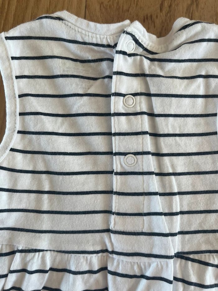 Robe rayée bleu marine 6 mois – Kiabi – Neuve - photo numéro 3