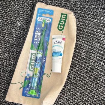 Pochette dentifrice et brosse à dent enfant