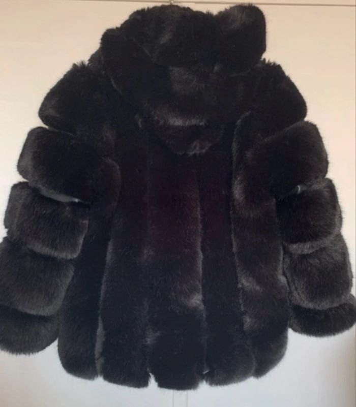 Manteau fausse fourrure noir - photo numéro 3