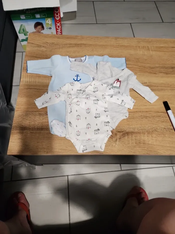 Pyjama + 2 bodys