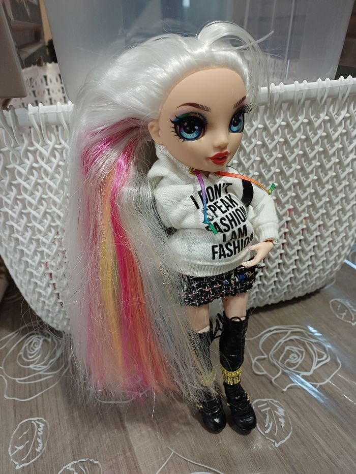 Poupée LOL Rainbow High AMAYA - photo numéro 2