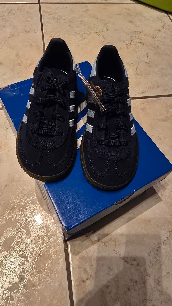 (Neuves non portées) 🏷🥰baskets adidas pointure 27(ferme)!🥰🤩 - photo numéro 4