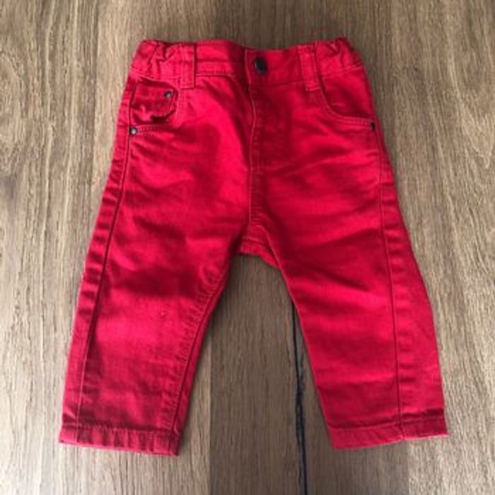 Jean rouge 6 mois
