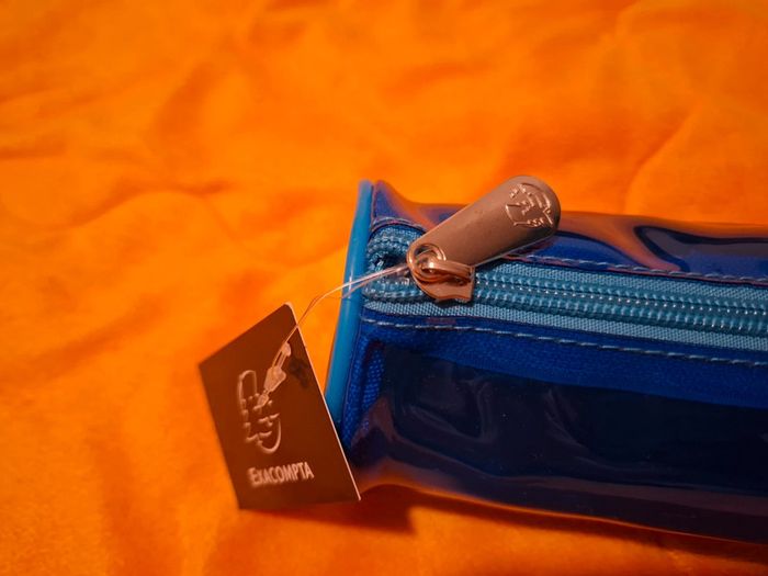 Trousse ronde neuve bleu transparente Exacompta - photo numéro 3