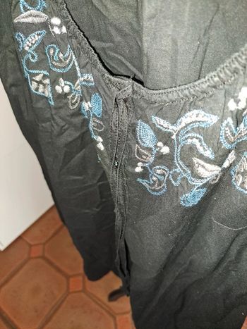 tunique noir et imprimé bleu