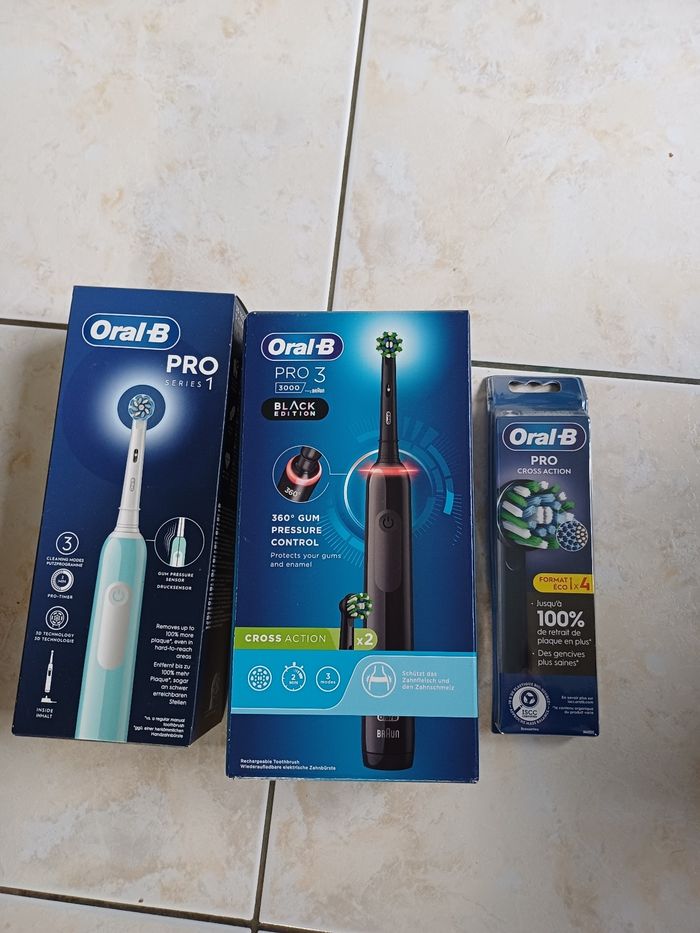 Brosses à dents électriques oral b neuves