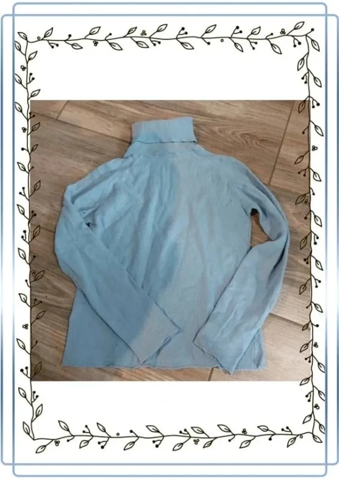 Pull col roulé Pintemps C.libre bleu clair,taille XS bon état mais décoloré à l'intérieur du col, - photo numéro 3
