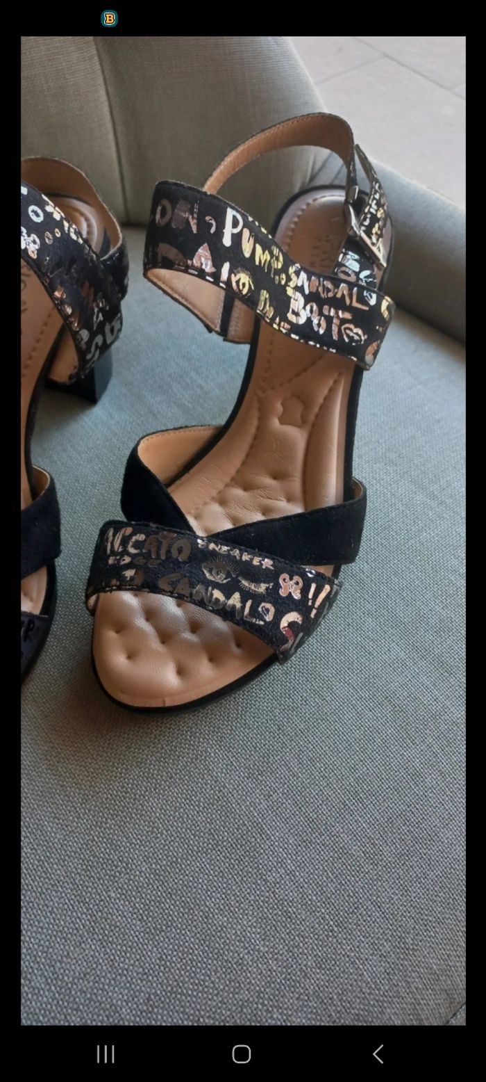 Chaussures à talon neuves - photo numéro 2