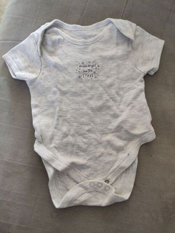 Body manches courtes gris 9/ 12 mois Primark