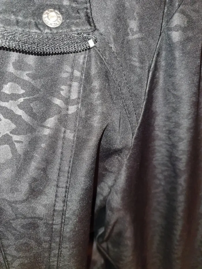 veste a donner sur demande avec tout achat - photo numéro 2