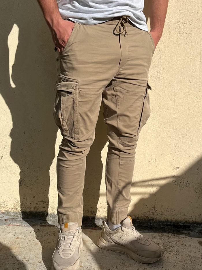 Cargo beige plusieurs poches - photo numéro 2