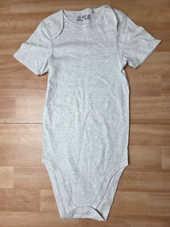 Lot de 3 bodys taille 16 ans