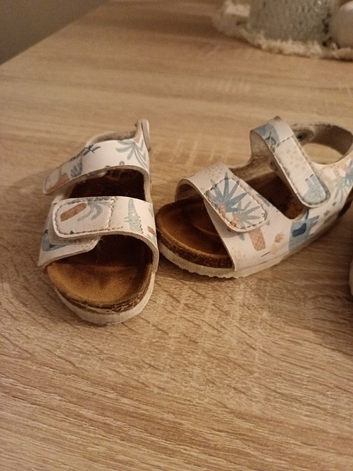 Chaussure ouverte taille 20 - photo numéro 3