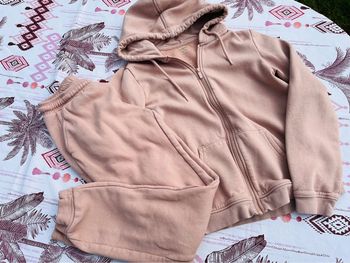 Ensemble jogging abricot