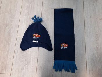 Bonnet +écharpe cars