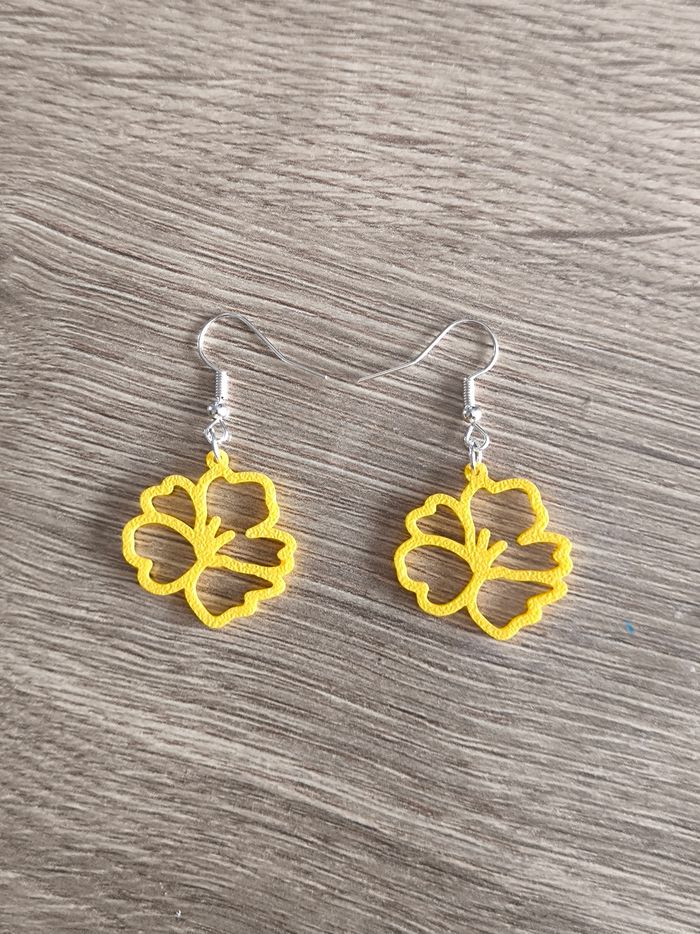 Boucles d'oreilles hibiscus jaune - impression 3D peintes et vernis à la main - photo numéro 2