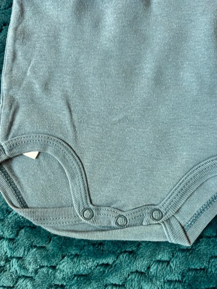 Lot de 3 bodys manches longues – 6 mois - photo numéro 7
