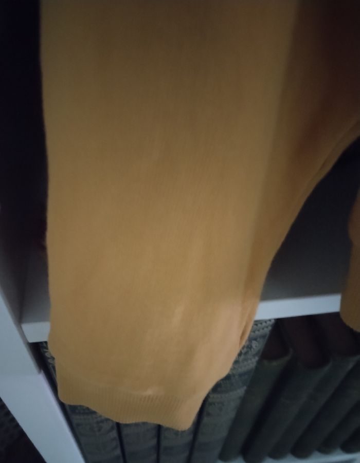 Sweat à capuche avec deux poches "Tape à l'œil" en très bon état - photo numéro 4