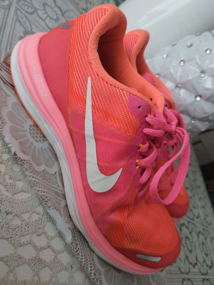 Basket Nike pointure 36 - photo numéro 2