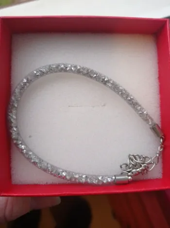 Bracelet femme petite pierre grise