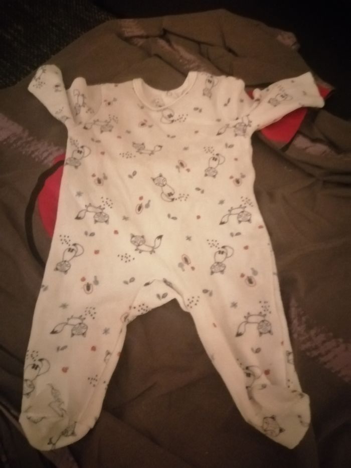 Lot vêtement t 1 mois fille - photo numéro 2