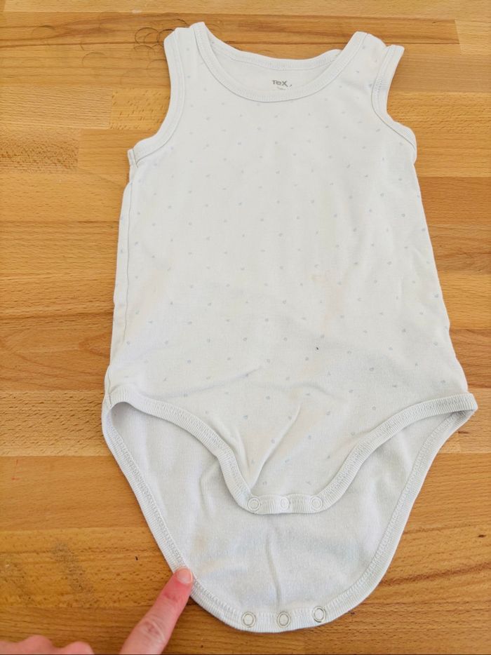 Lot bodies 2 ans manches courtes ou bretelles - photo numéro 4