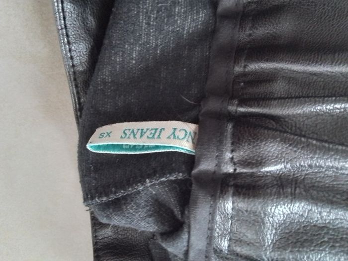 Short femme T XS noire en simili cuir - photo numéro 6