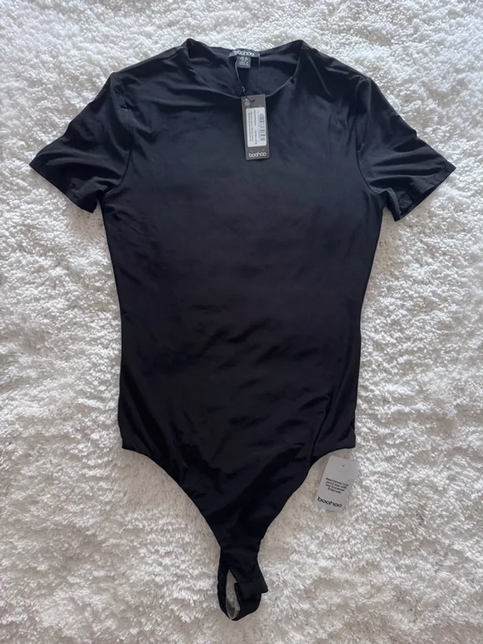 Body Noir à manches courtes Boohoo – Double couche – Taille 40 – Neuf avec étiquette