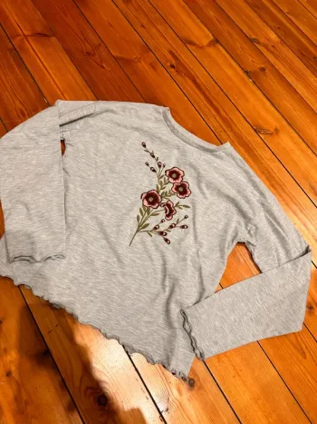 TEE shirt Kiabi fleur 12a