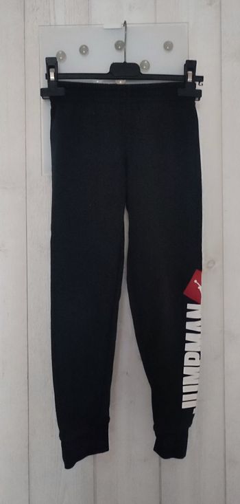 Bas de survêtement noir jump man Jordan taille 7 ans
