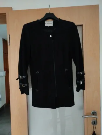 Joli manteau demi saison noir Taille 36