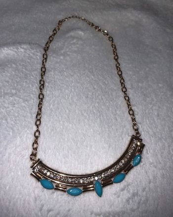 Collier doré et bleu femme