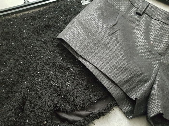 2 Shorts habillés Automnes hiver  36-38 dont un idéales fêtes noel.. - photo numéro 2