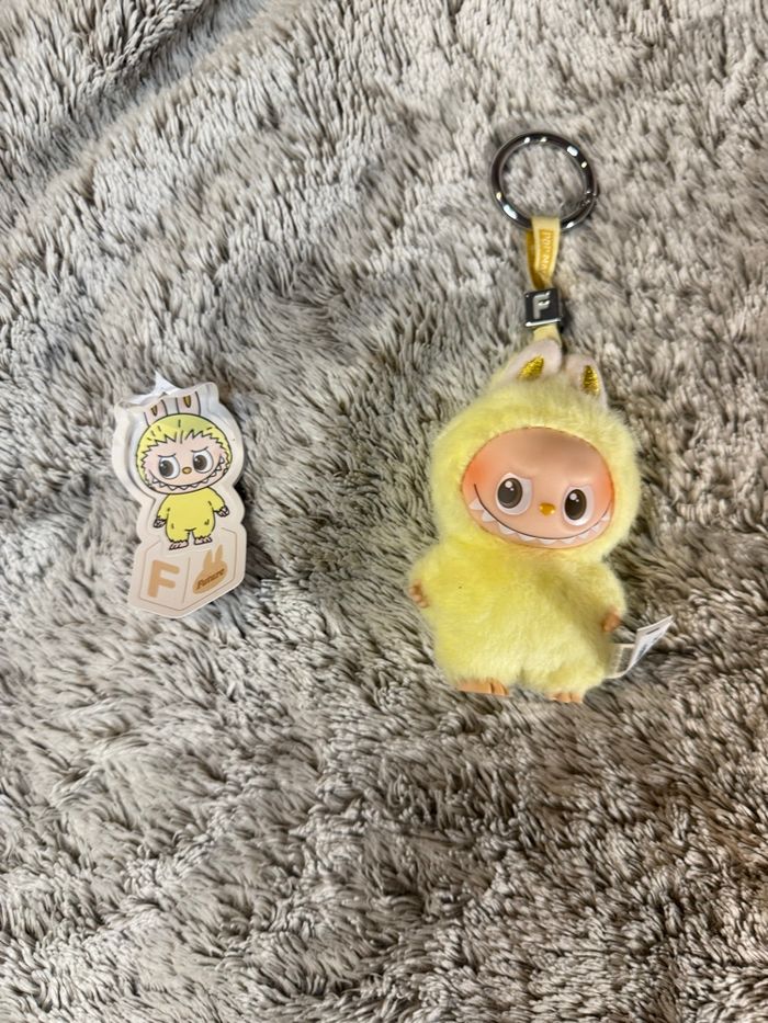 Popmart labubu pin for love lettre F