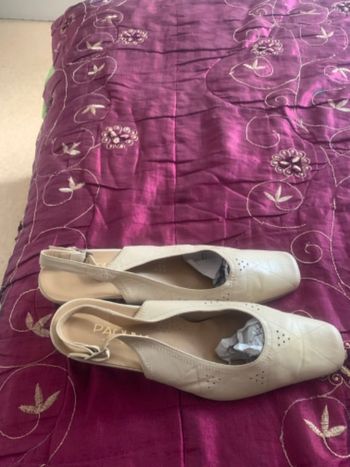 Sandale très bon état PAOLINA